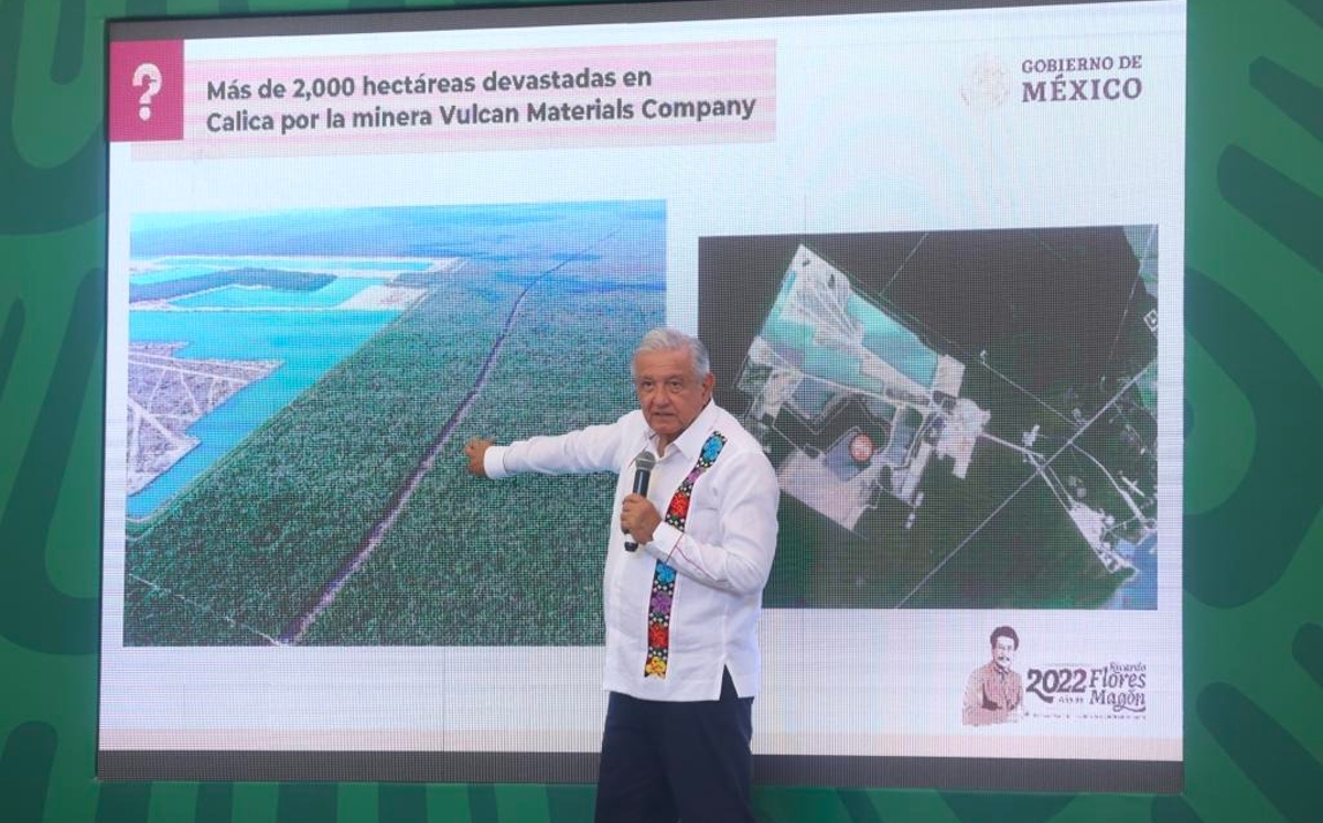 El mandatario mostró la destrucción ambiental que ha provocado la minera. | Jorge Carballo