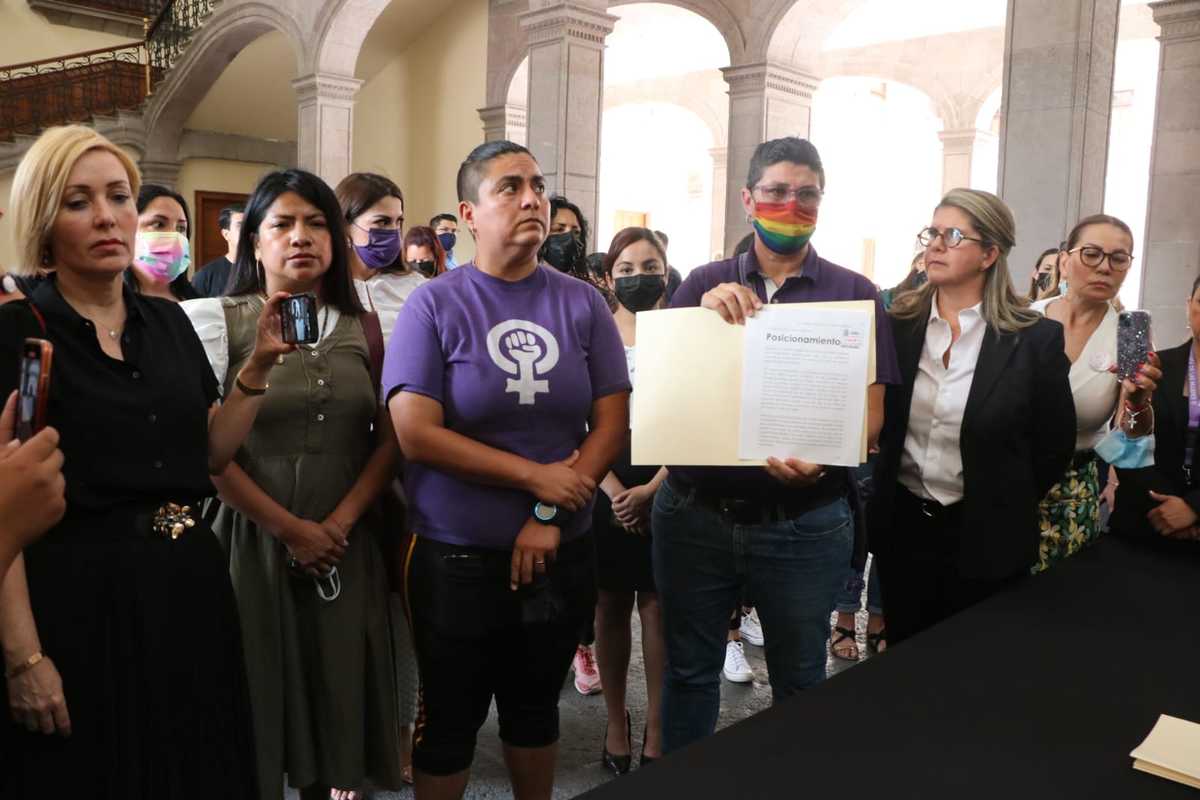 Mujeres piden a Samuel García seguridad en protesta por Debanhi. Foto: Leonel Rocha.