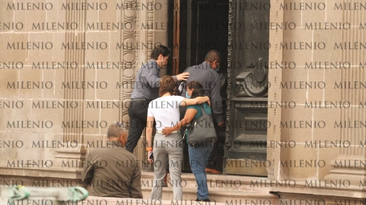 Papás de Debanhi Escobar se reúnen con Samuel García