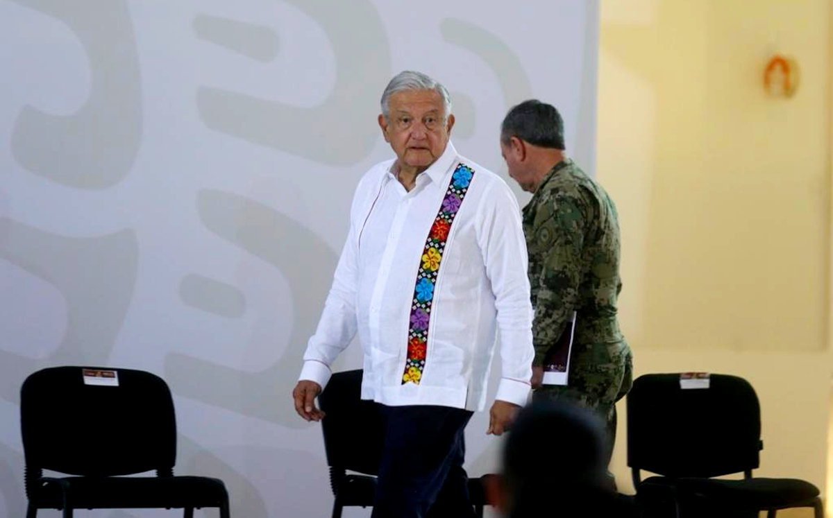 El Presidente llegando a su conferencia mañanera de hoy en Veracruz. | Jorge Carballo
