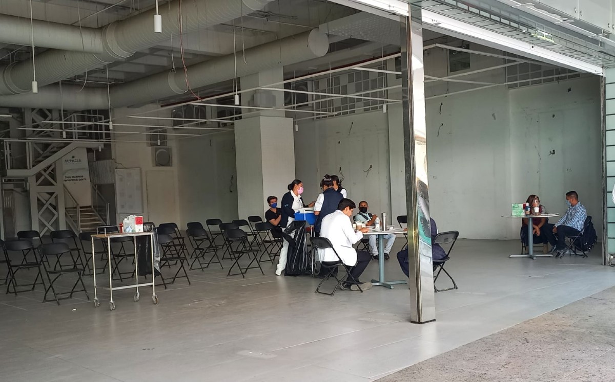Se reanudó la jornada de vacunación contra covid en León / Foto: Ana Ortigoza