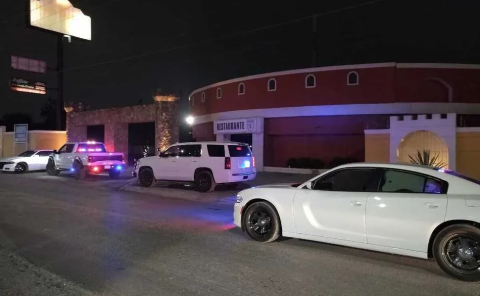Se retiran autoridades de motel en Escobedo tras hallar cuerpo. Foto: Especial.