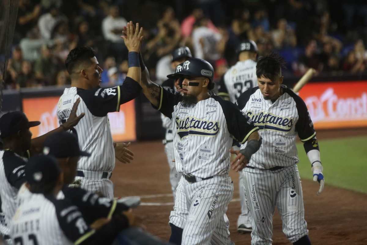 Sultanes de Monterrey inicia con triunfo temporada de LMB (Roberto Alanís)