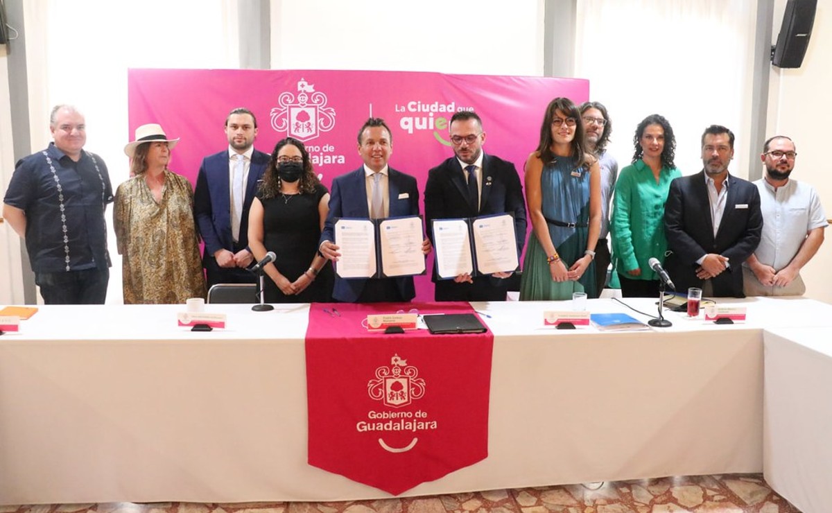 Momento de la firma de Convenio entre el Gobierndo de Guadalajara y la Unesco (Cortesía)