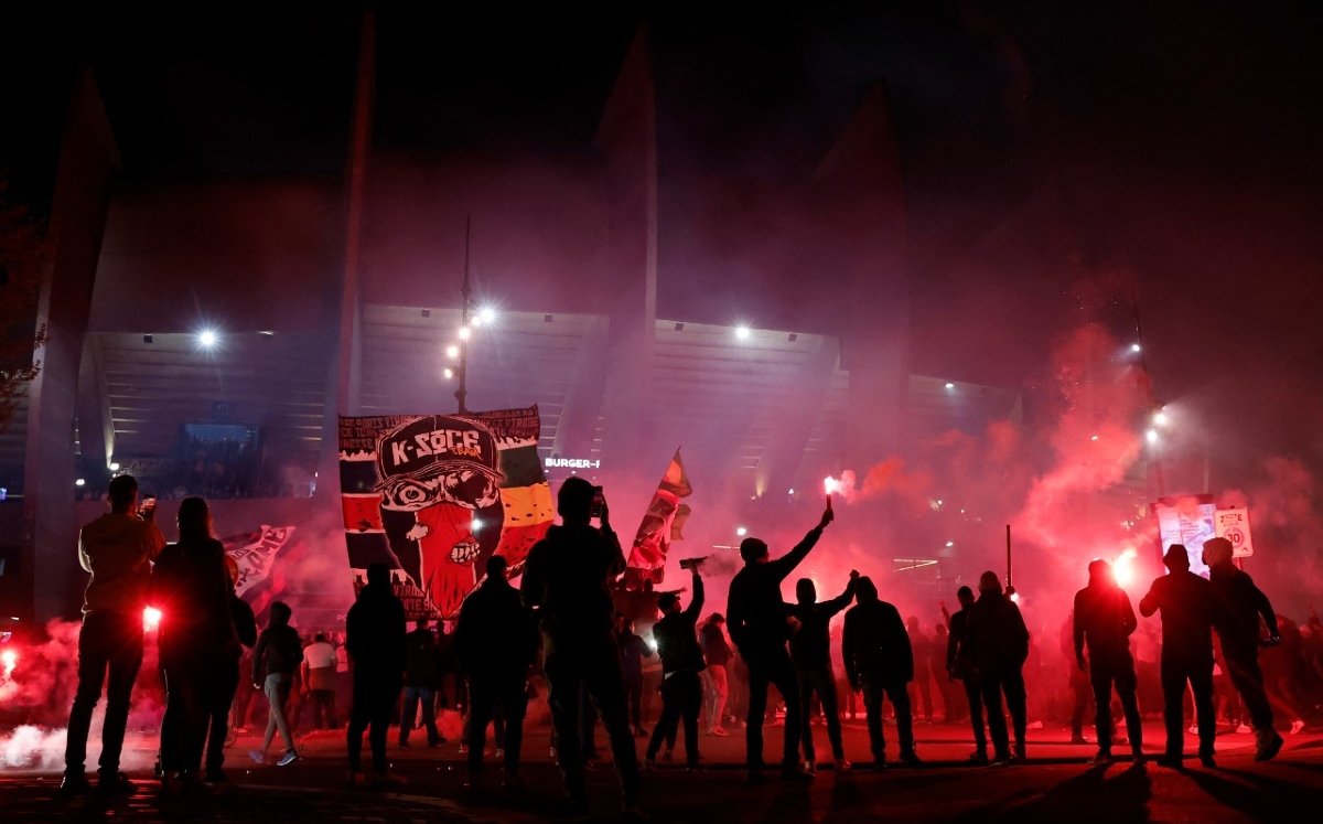 Pese a título de Ligue 1, Ultras del PSG abandonan el estadio como protesta (Reuters)