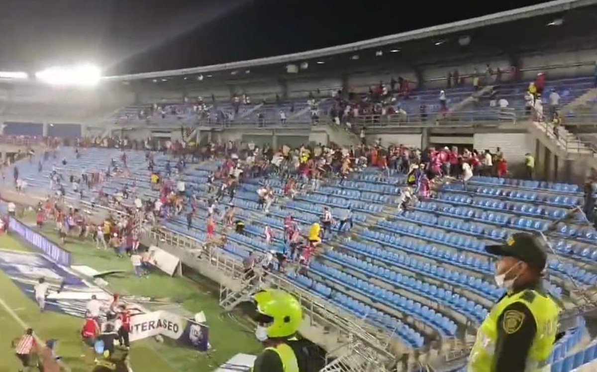 Confirman muerte de un aficionado tras riña en partido de la Liga de Colombia (Especial)