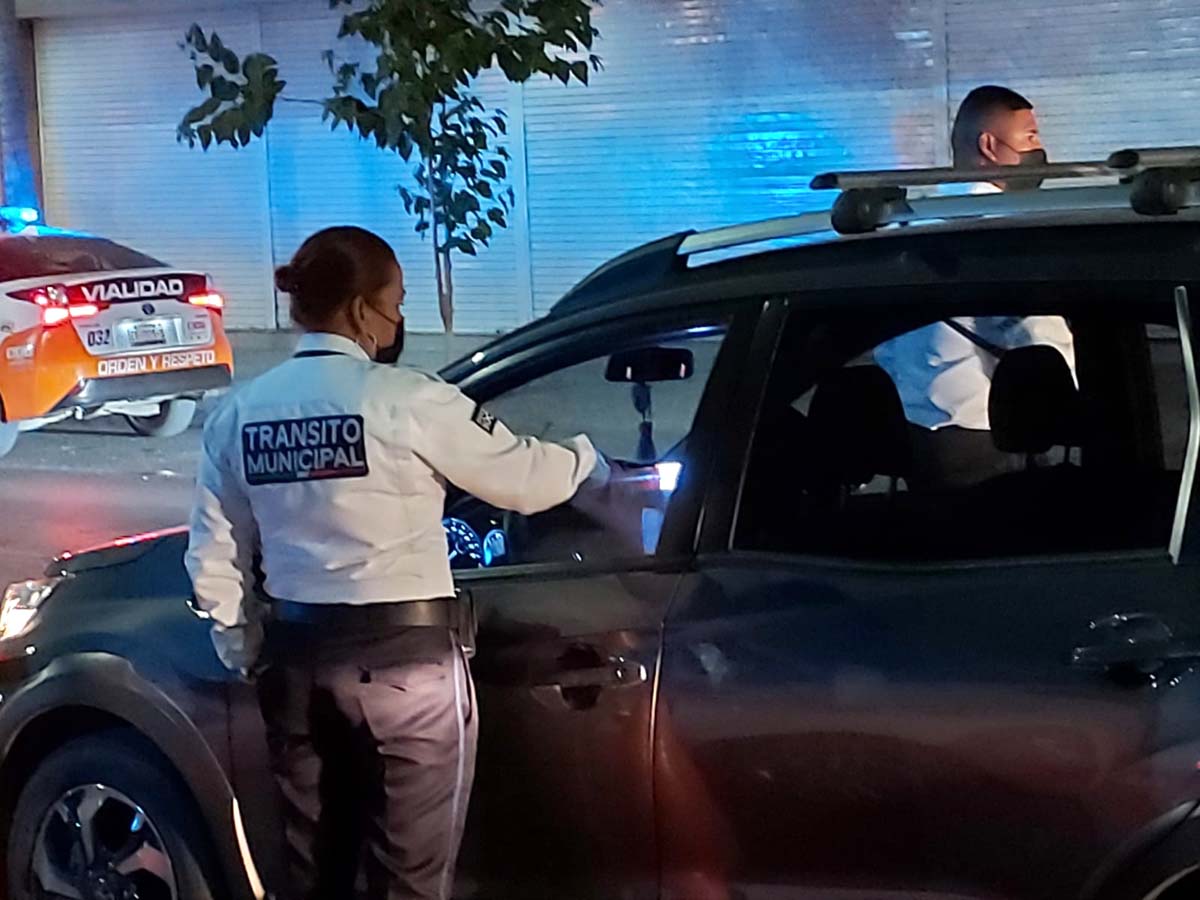 Alcoholímetro en Torreón. (Especial)