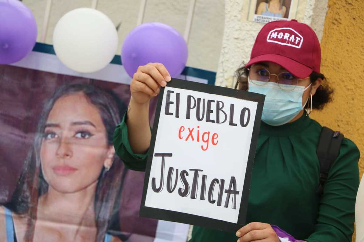 Claman justicia por Debahni frente a motel donde fue encontrada. Foto: Leonel Rocha
