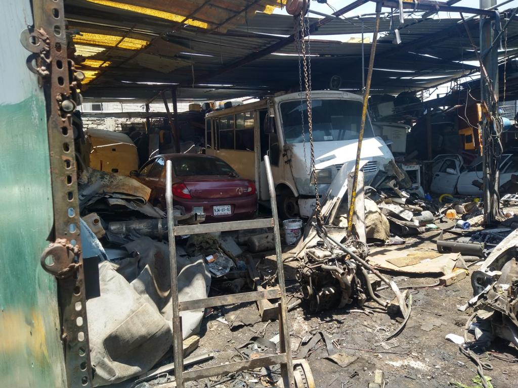 Fueron sorprendidos en posesión de varias autopartes.