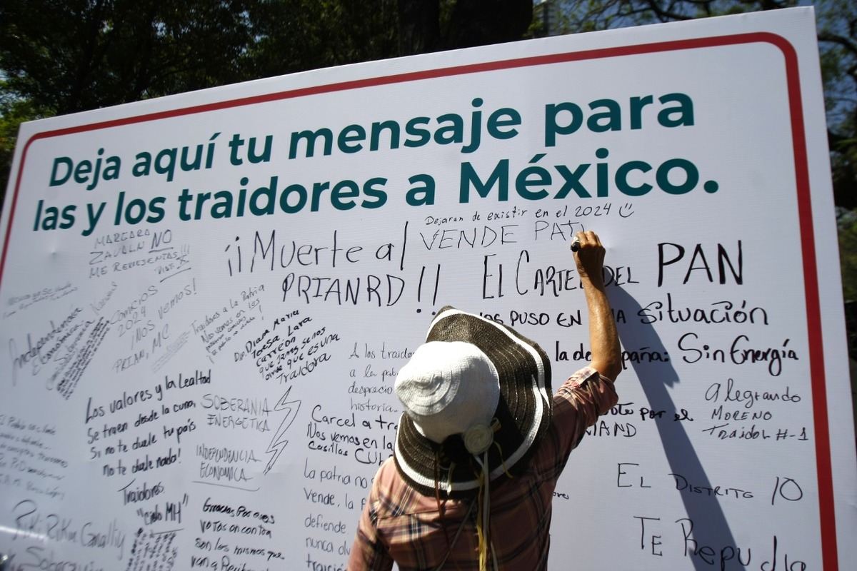 Morena exhibirá a diputados que votaron contra la reforma eléctrica | Ariana Pérez