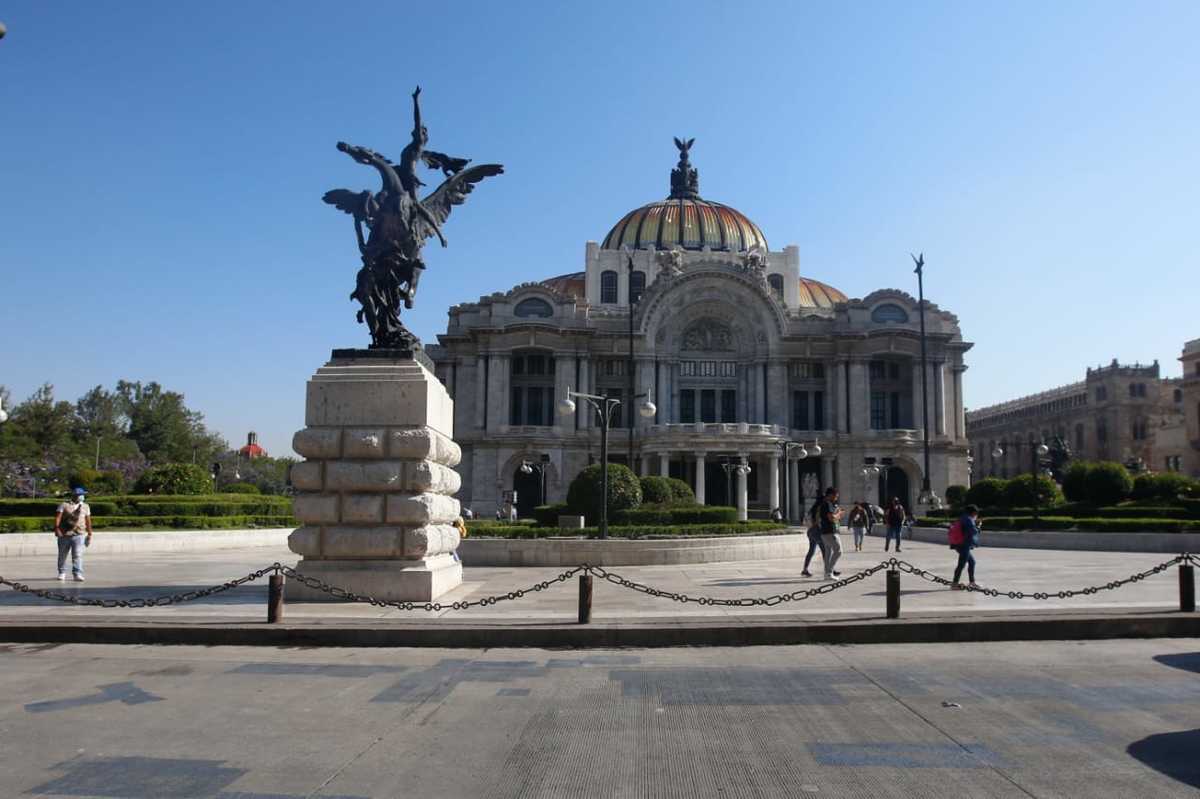 El paso vehicular estaba cerrado frente al Palacio de Bellas Artes.| Araceli López