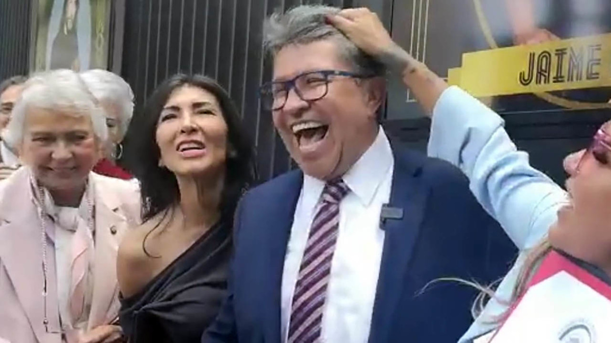 Sánchez Cordero y Monreal se avientan 'palomazo' en el Senado