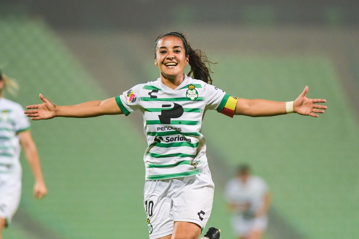 La capitana Cinthya Peraza colocó el tercer tanto. (Especial)