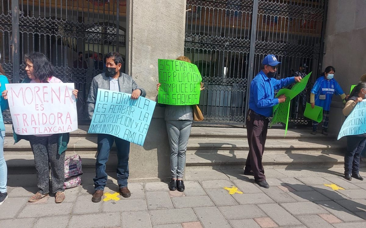 Se manifiestan pobladores contra la titular del Órgano de Fiscalización Superior  | Especial