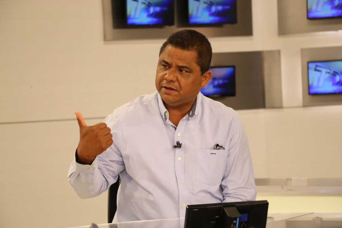 Mario Escobar en entrevista para Telediario. Foto: Leonel Rocha