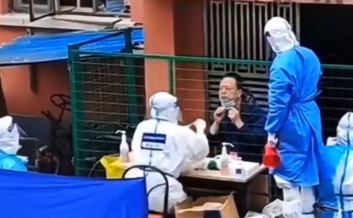 Los videos en redes sociales muestran a los habitantes enjaulados en la ciudad china. | Captura redes sociales