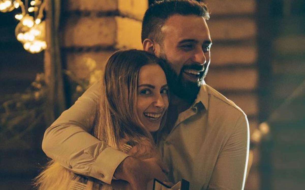 La youtuber mostró el momento en que su novio le entregó el anillo. (Instagram)