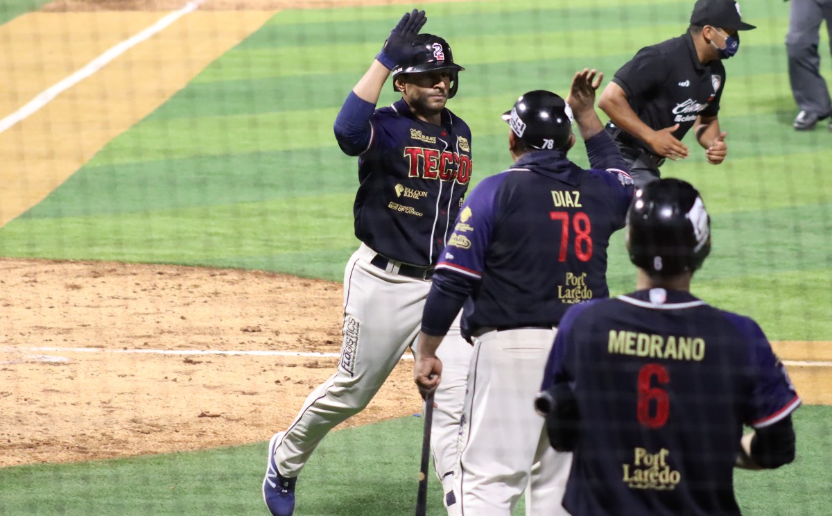 Josh Rodríguez conectó ante Acereros su segundo cuadrangular del año.