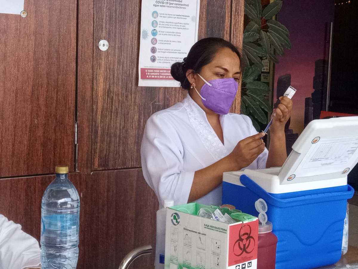 Módulos de vacunación intensiva contra covid en Hidalgo (Oscar García)