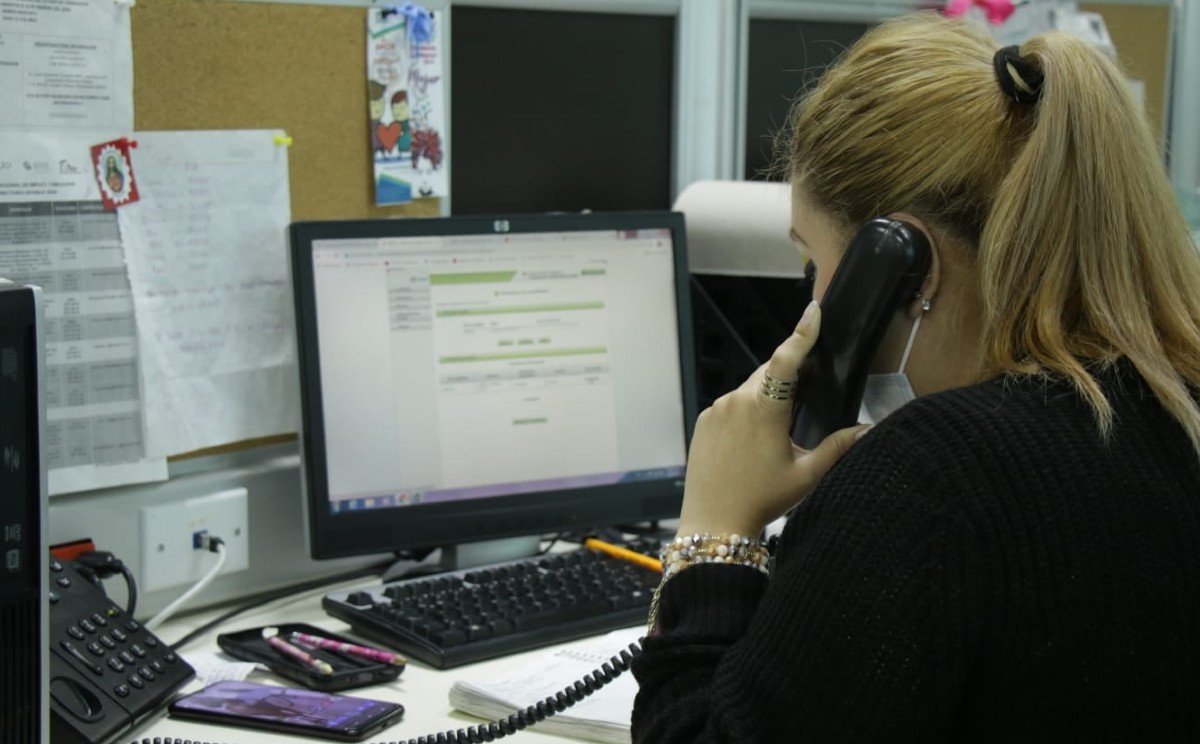 Mujeres ocupan actividad en oficinas en empresas de Tamaulipas y el norte de Veracruz.