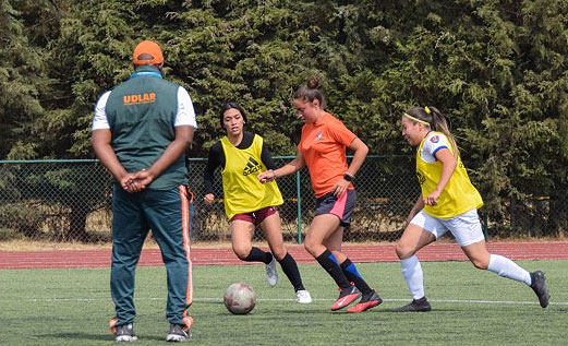 Aztecas celebra campo de pruebas en soccer y baloncesto | Especial