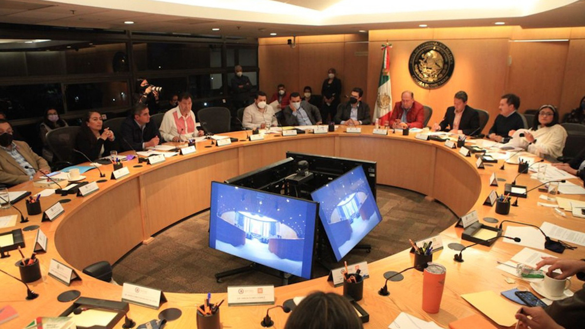 Diputados "bajan" cancelación del horario de verano