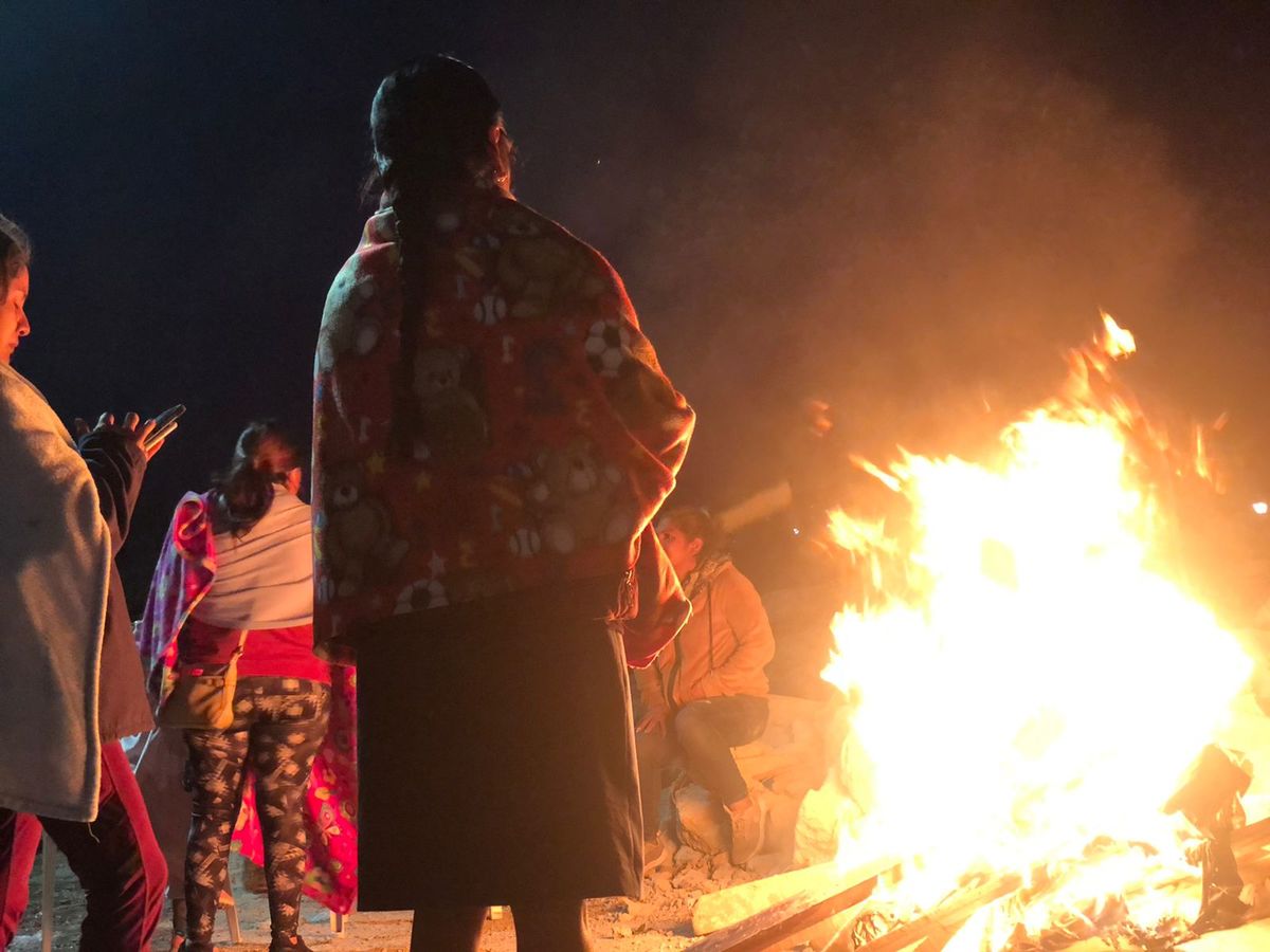 Pasaron la noche en vela cuidando sus pertenencias. (Rosario Álvarez)