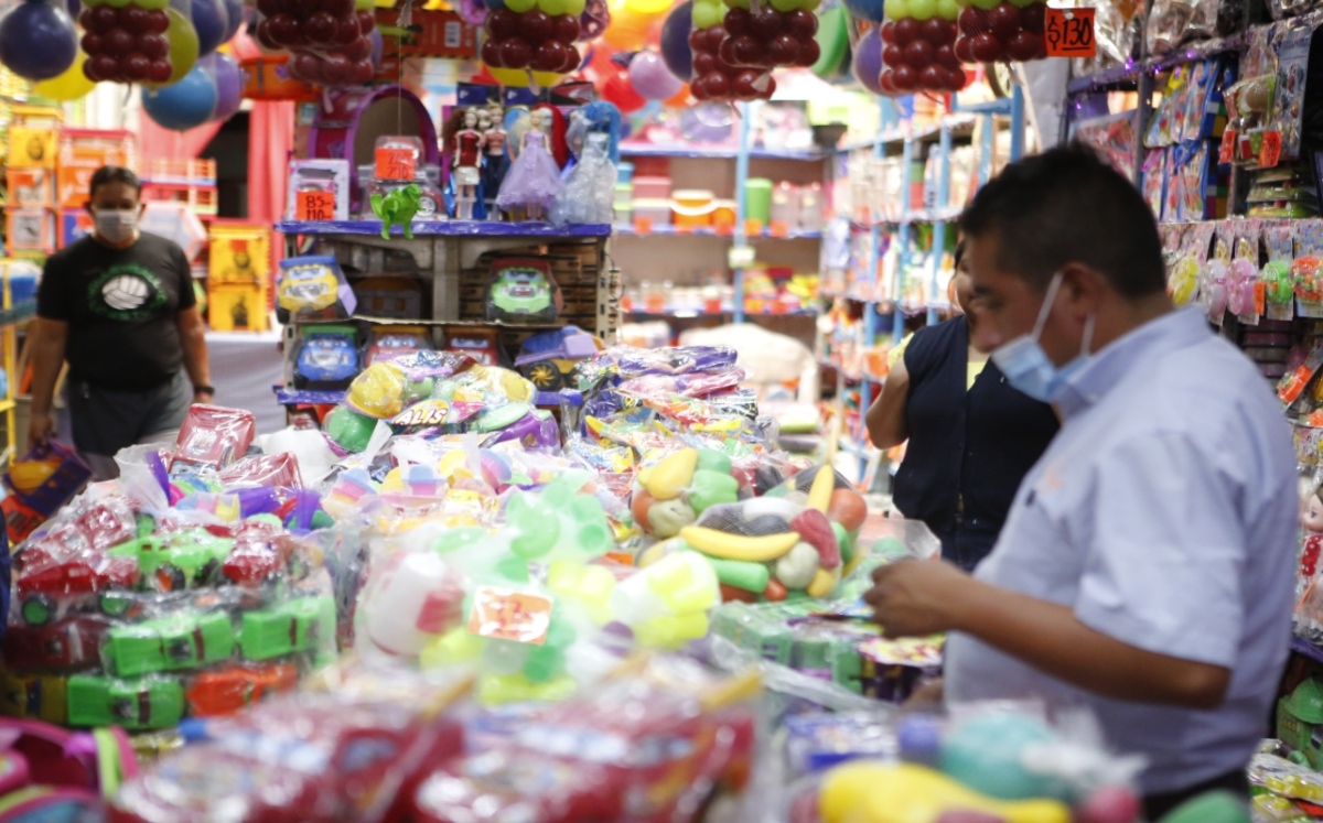 Por crisis económica padres de familia compran juguetes nacionales, ventas sube un 30% en el Día del Niño | Andrés Lobato