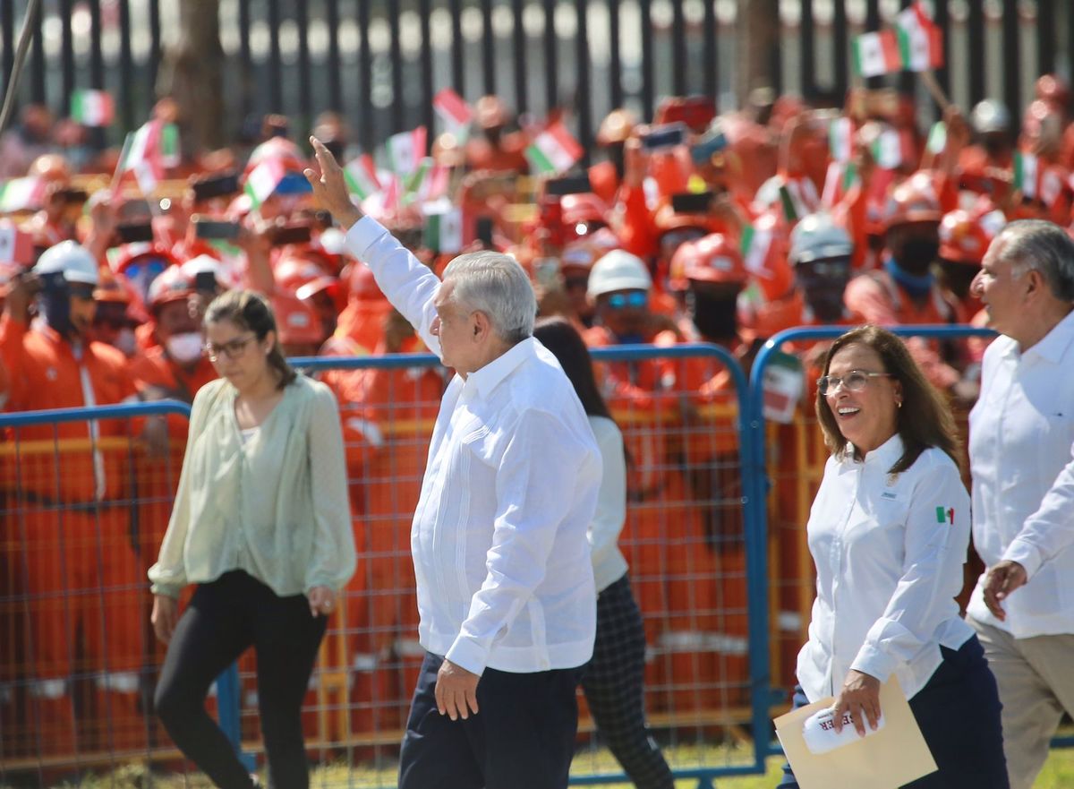 AMLO conmemora Día del Trabajo ante cientos de empleados de la refinería de Dos Bocas | Ariel Ojeda