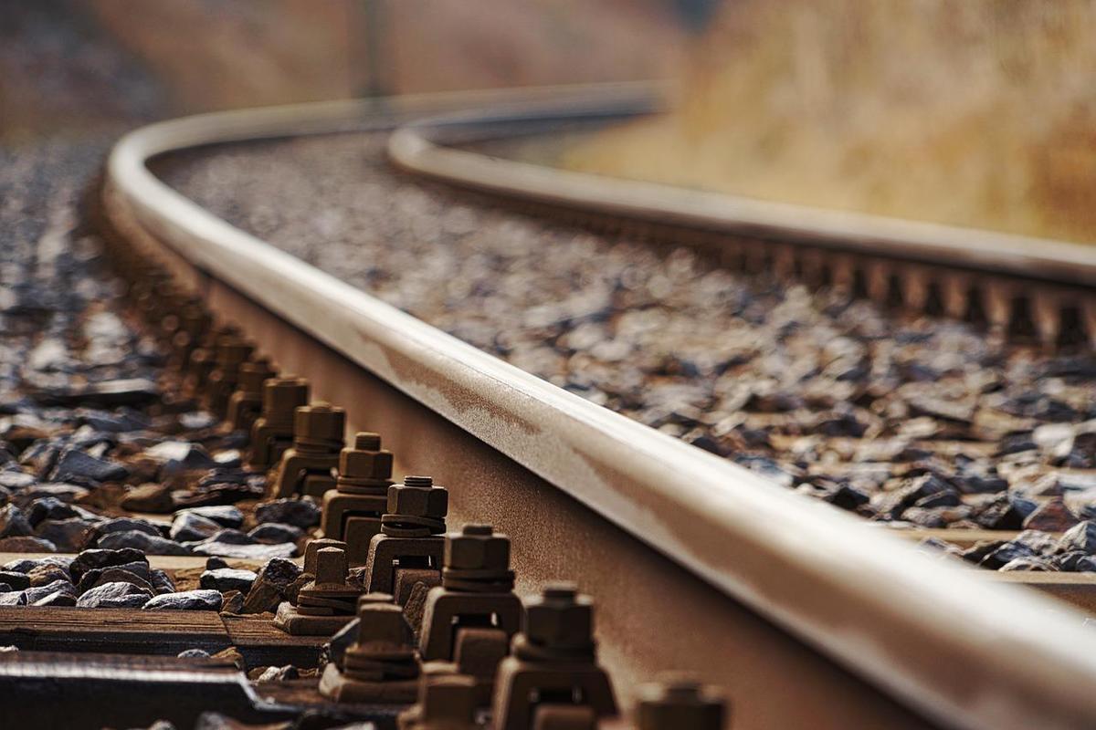 Las líneas del tren fueron cerradas en lo que se investigó en el lugar. | Foto: Archivo, jplenio en Pixabay