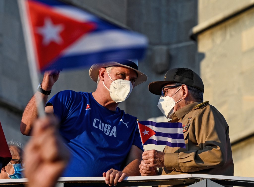 Miguel Díaz-Canel y Raúl Castro en la manifestación en La Habana. | AFP
