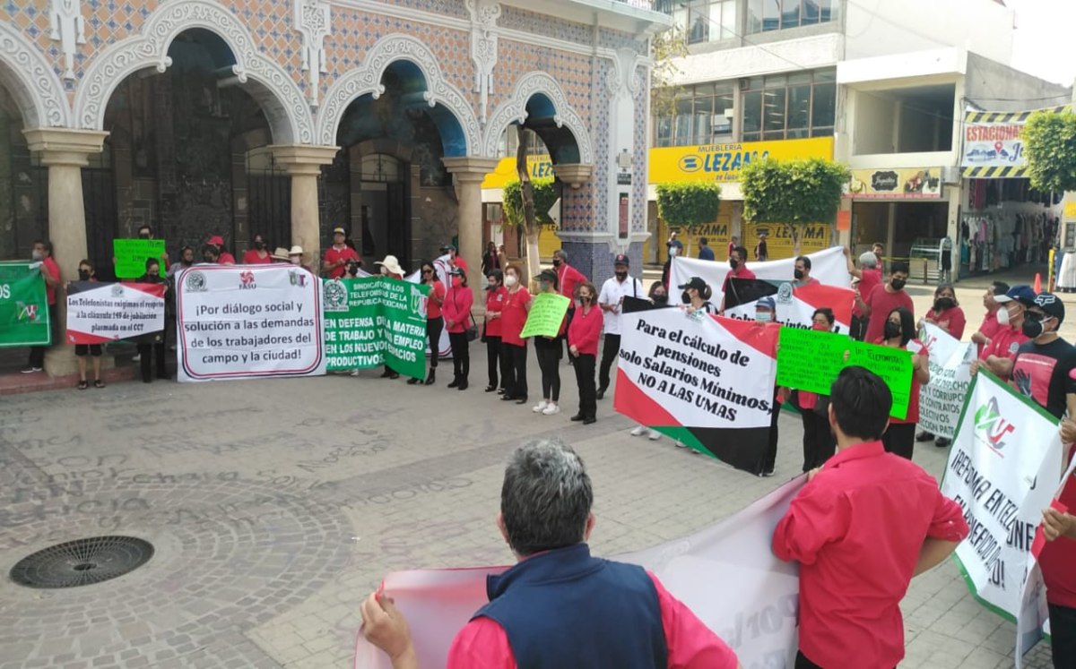 Telefonistas se manifestaron  en Tehuacán | Especial