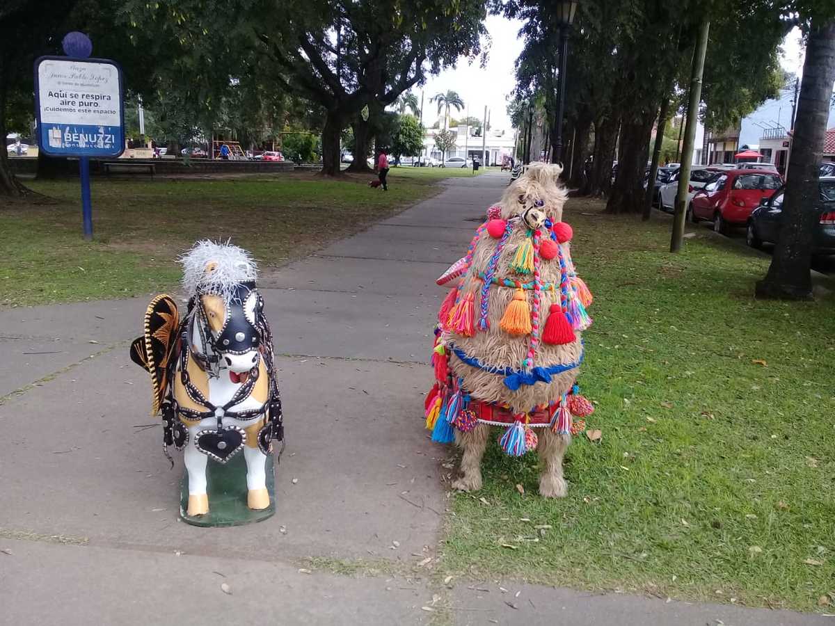 En Argentina, hicieron una denuncia por maltrato animal, pero eran muñecos | Twitter @guillermojalvar