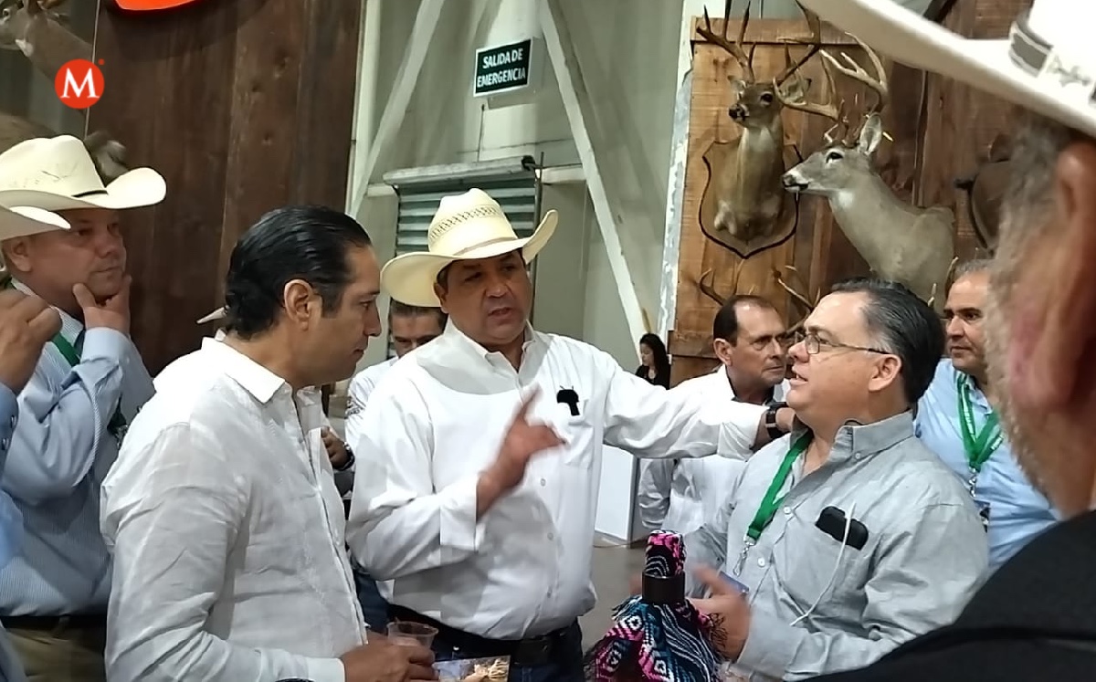 El gobernador de Tamaulipas, Francisco García Cabeza de Vaca, acudió a la convención ganadera. (Sergio Sánchez)