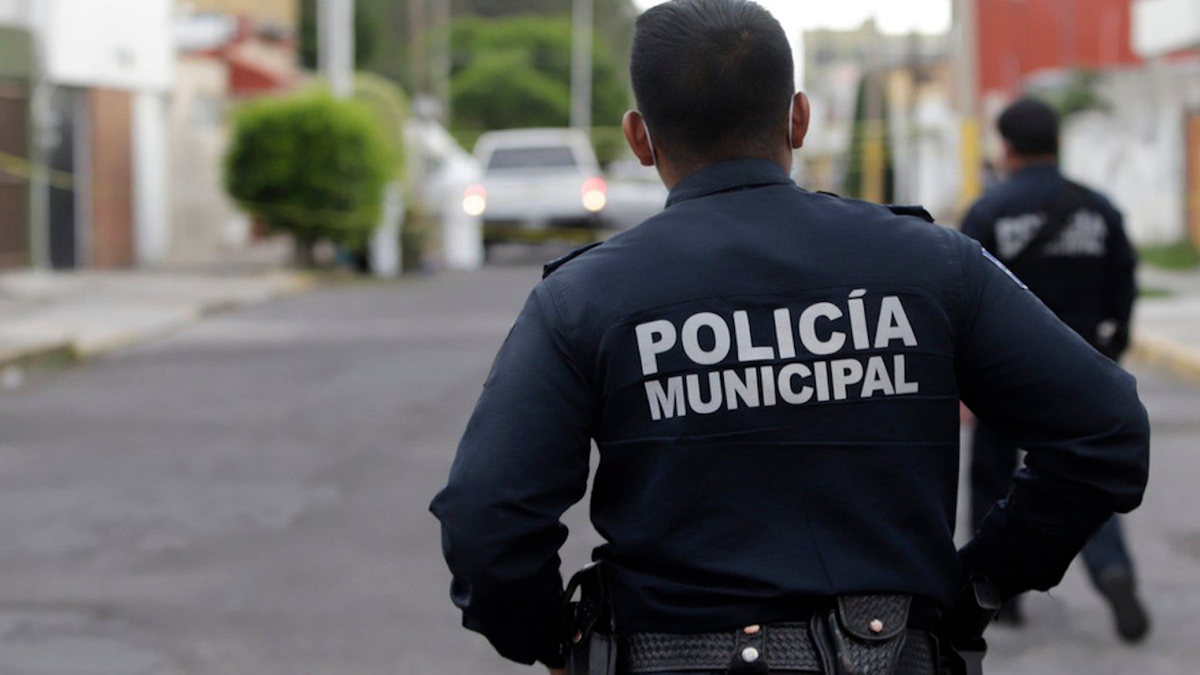 Investigan a 20 policías tras la muerte del secretario de seguridad en Acatlán