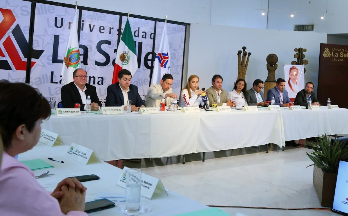 Empresarios entregan propuestas a candidatas de 'Juntos Hacemos Historia' en Durango. (Martín Piña)