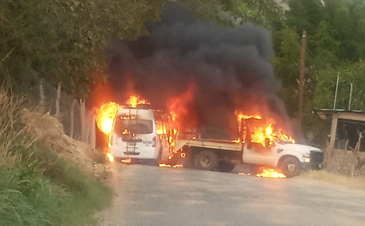 Incendiaron algunos vehículos. (Especial)