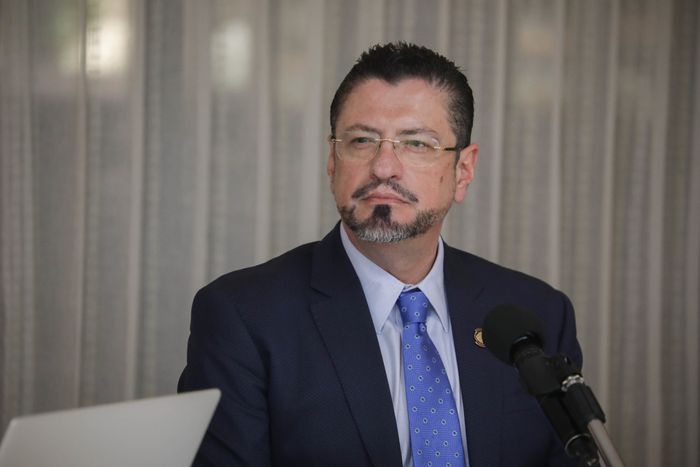 En muy poco tiempo como presidente electo Rodrigo Chaves ya empieza a tomar sus primeras decisiones en el país.