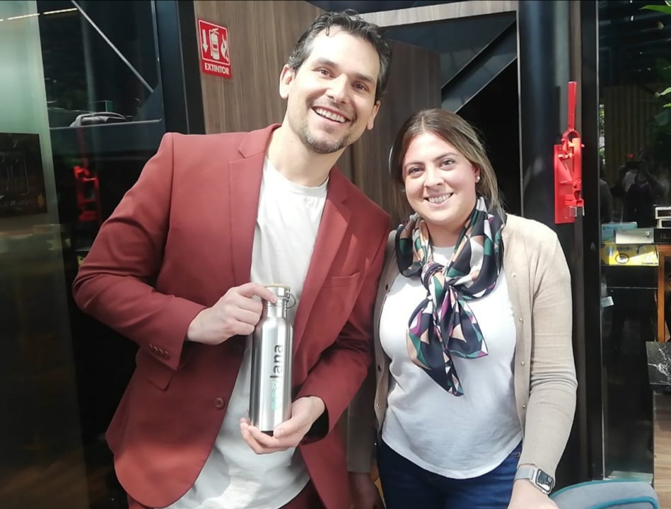 Alan Estrada y Lisseth Cordero invitan a sumarte a la campaña "Juntos por un mejor mañana". Especial