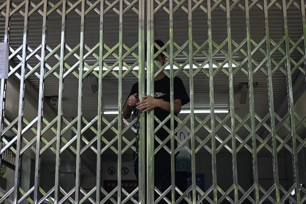 Las autoridades decidieron cerrar algunas estaciones de Metro en Beijing. | AFP