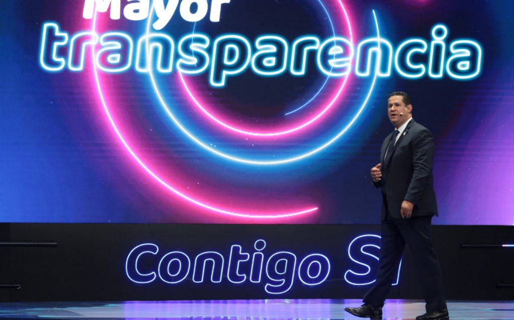 Diego Sinhue, gobernador de Guanajuato.-