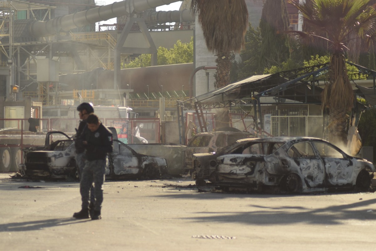 Exterior de la cementera Cruz Azul en Hidalgo, el día del ataque del 27 de abril. (Francisco Villeda)