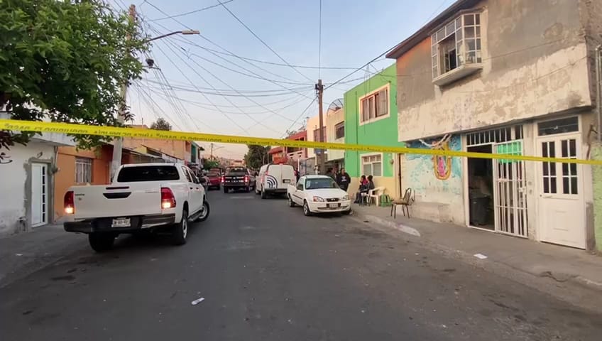 Resguardan casa donde localizaron a una mujer muerta en Guadalajara (Juan Carlos Munguía)