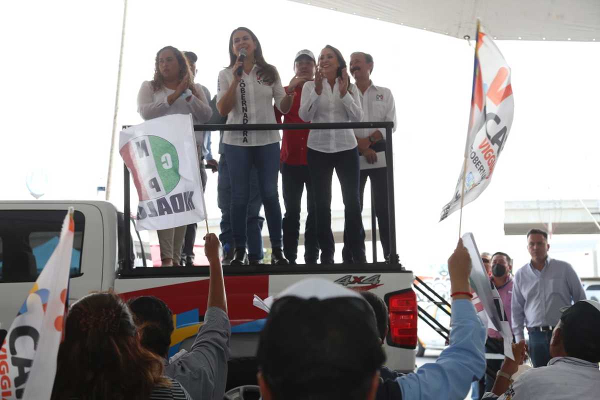 Reunión de Carolina Viggiano con trabajadores transportistas (Jorge Sánchez)