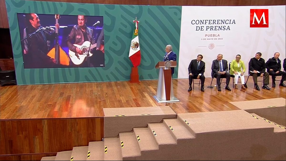 AMLO responde a Greg Abbott sobre migrantes con canción de ...