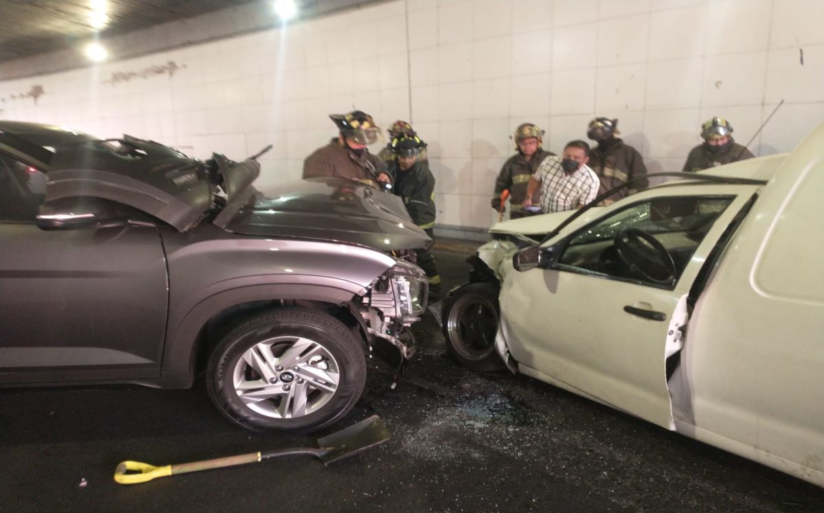 Choque deja a 4 lesionadas en Eje 6 sur. | Carlos Tejeda
