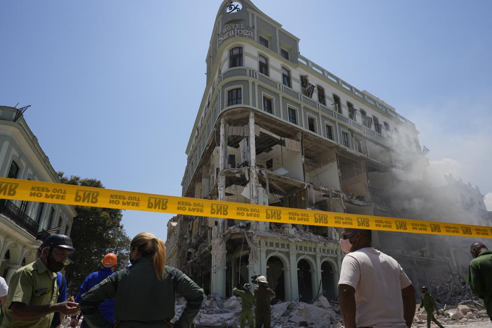 Fuerte explosión en hotel céntrico de La Habana deja heridos | AP