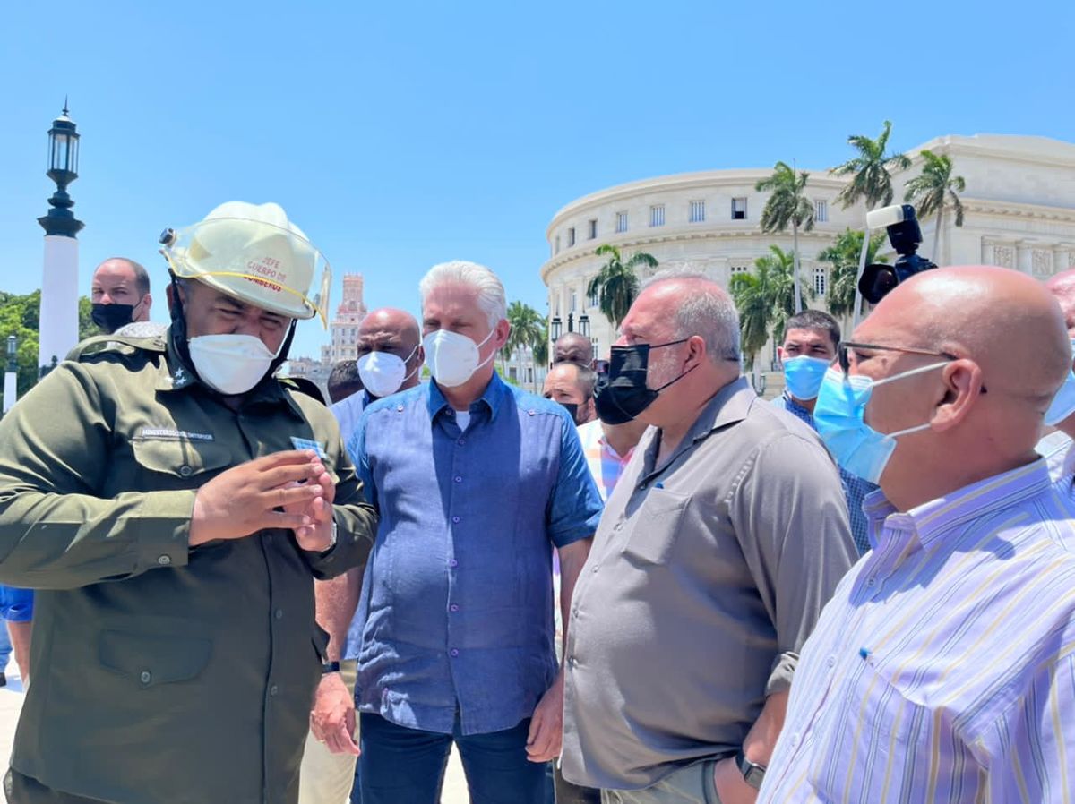 El presidente de Cuba, Miguel Díaz-Canel fue a la zona de la explosión | Twitter @PresidenciaCuba