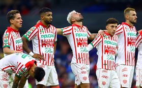 Aficionados del Necaxa fueron desalojados del Estadio Azteca