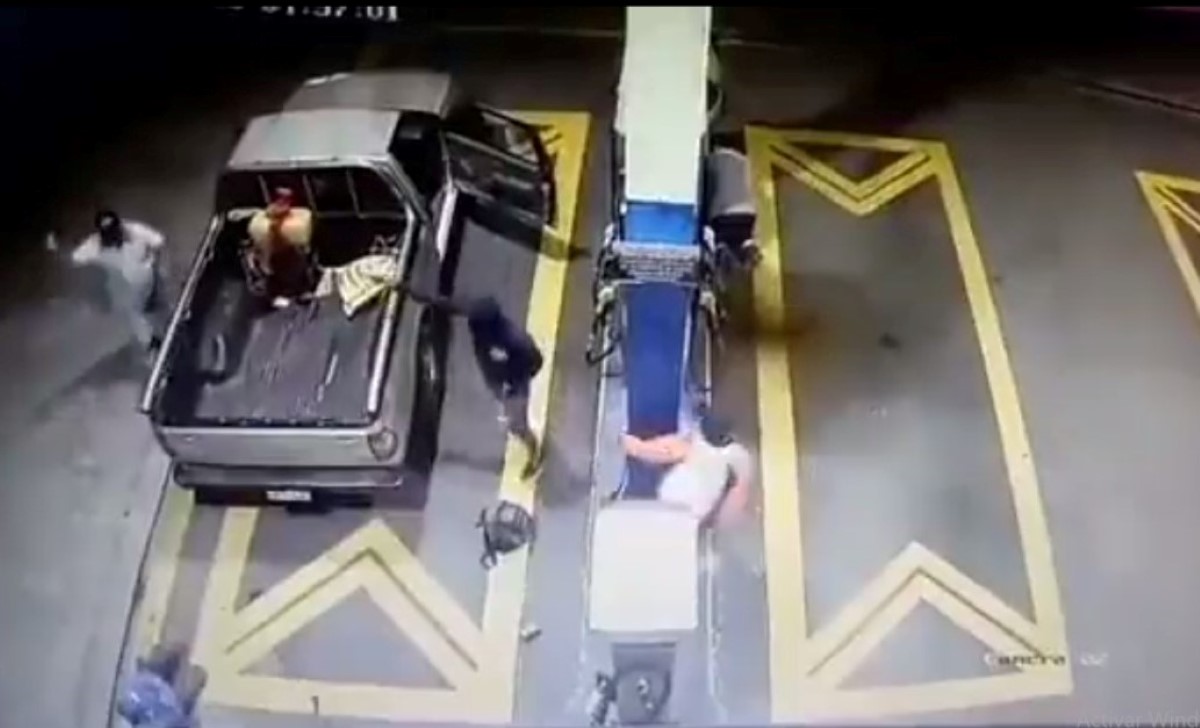 El intento de asalto quedó grabado en video y se difundió en redes sociales. | Especial
